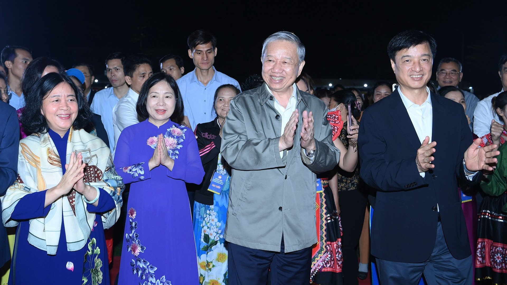 越共中央总书记苏林出席河内市上吉坊全国大团结日活动【组图】