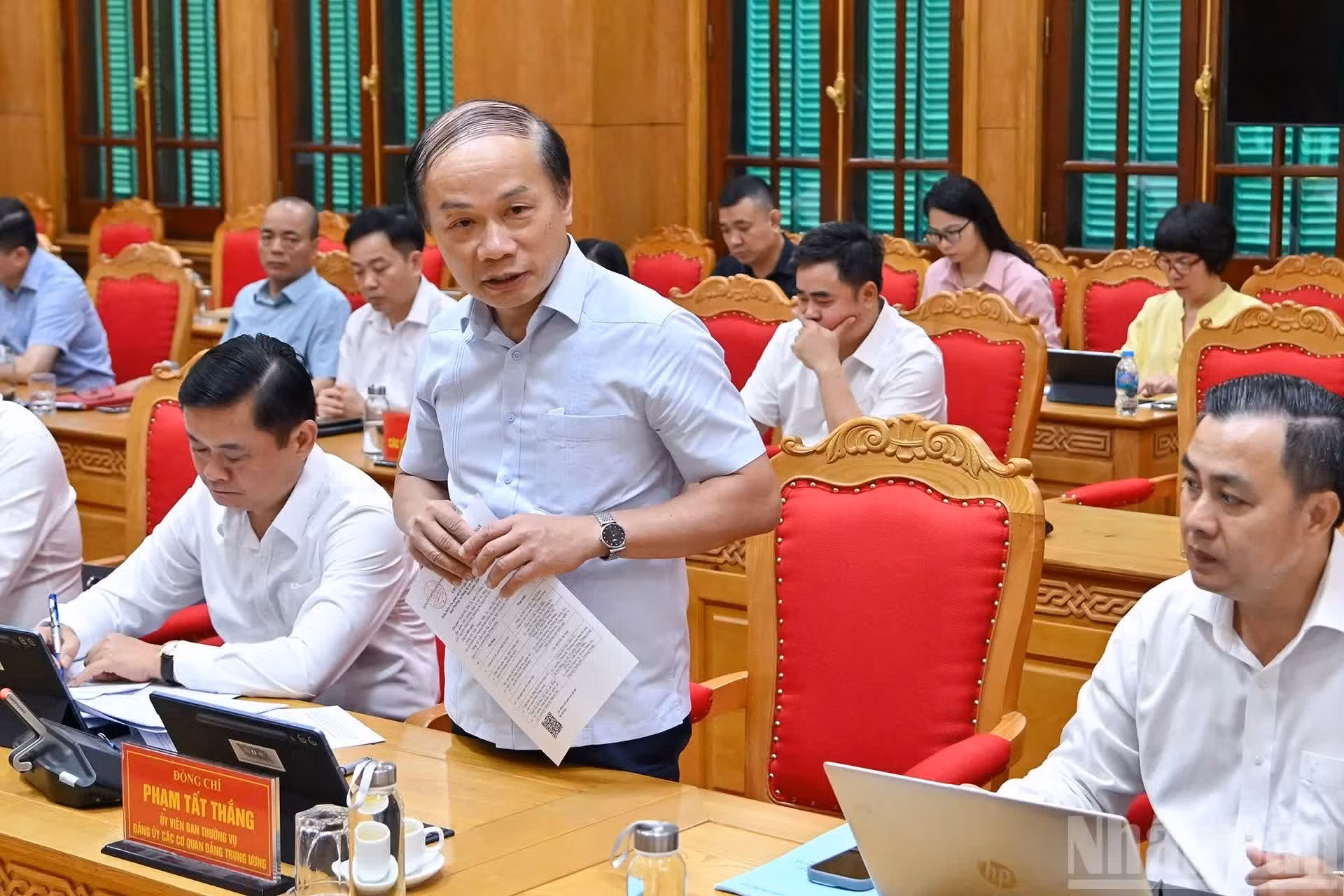 越共中央宣教与民运部副部长范必胜在会上发表讲话。
