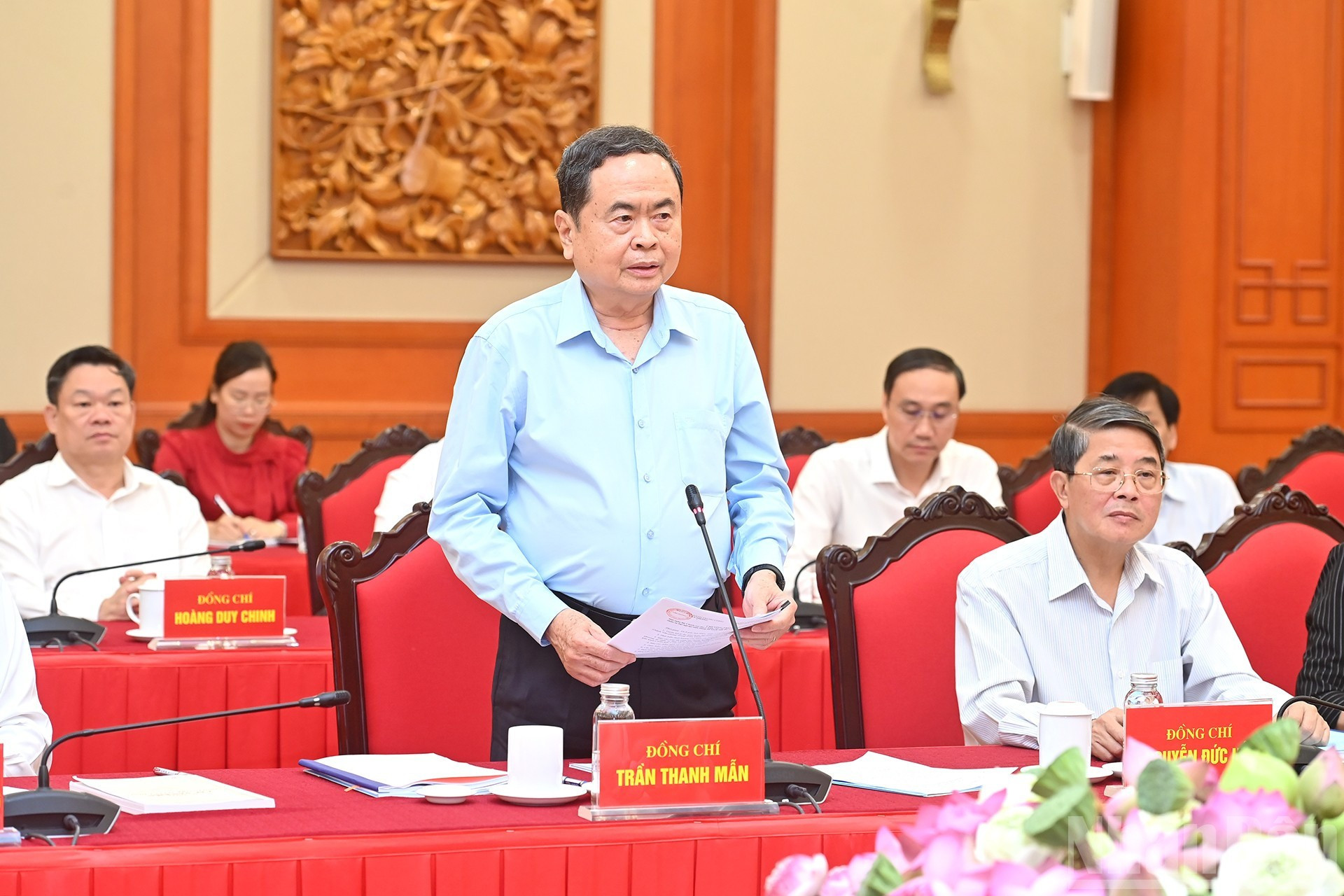 越共中央政治局委员、国会党委书记、国会主席陈青敏在会上发表讲话。 越共中央政治局委员、国会党委书记、国会主席陈青敏在会上发表讲话。