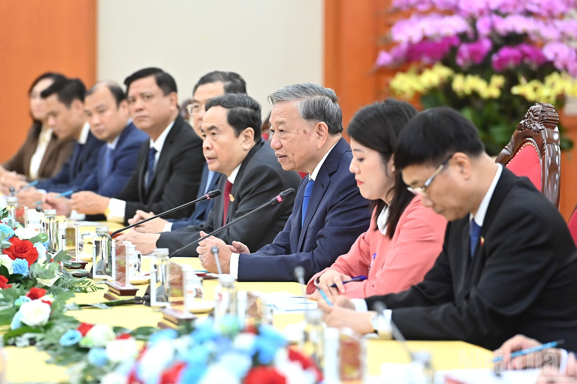 苏林总书记在会见俄罗斯联邦国家杜马主席维亚切斯拉夫·沃洛金时发表讲话。 苏林总书记在会见俄罗斯联邦国家杜马主席维亚切斯拉夫·沃洛金时发表讲话。