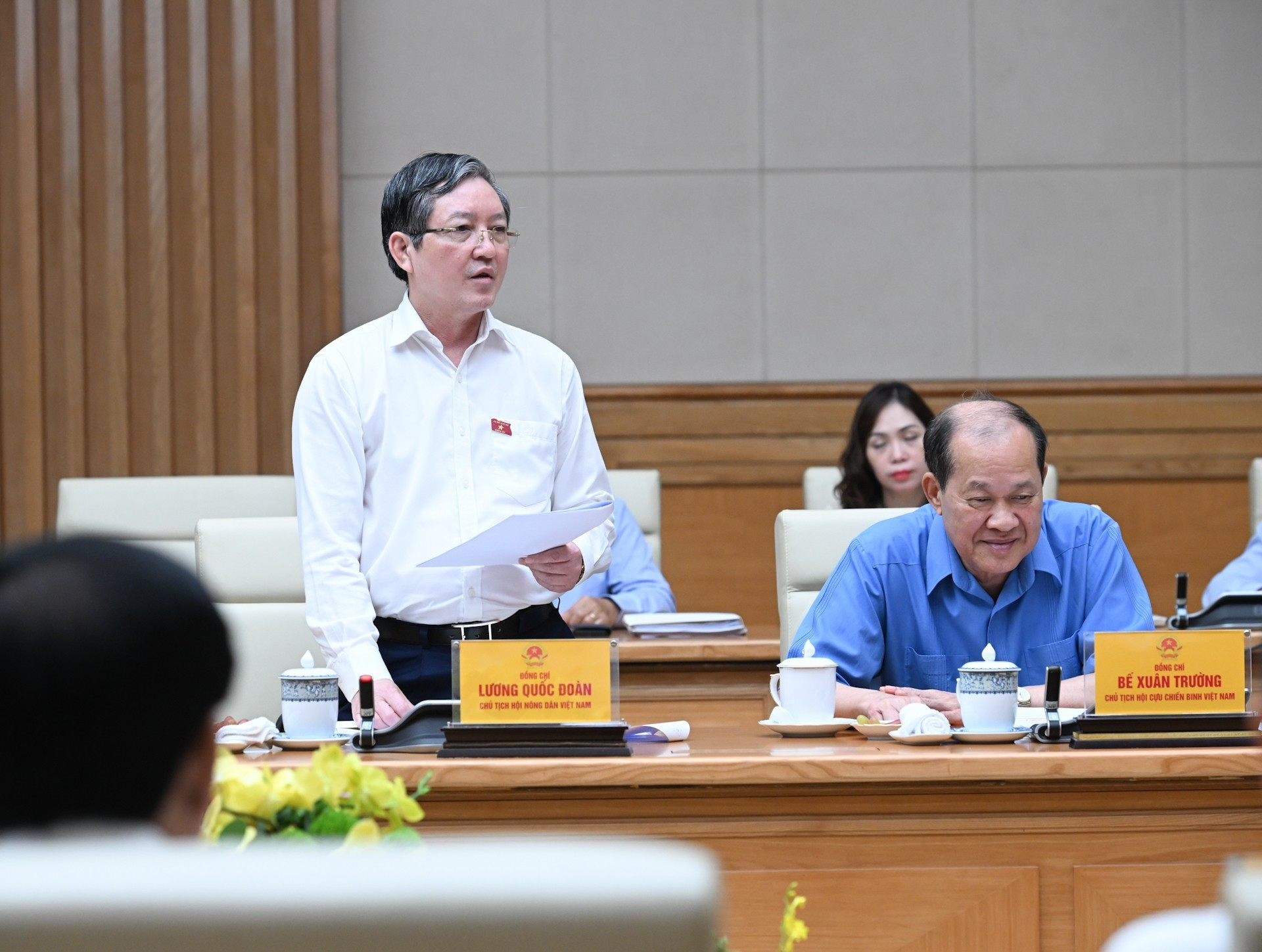 越南农民协会主席梁国团在会上发表讲话。