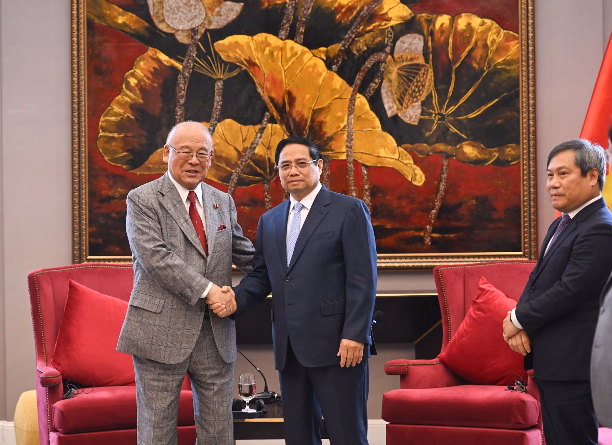 范明正总理与日越友好议员联盟特别顾问武部勤。