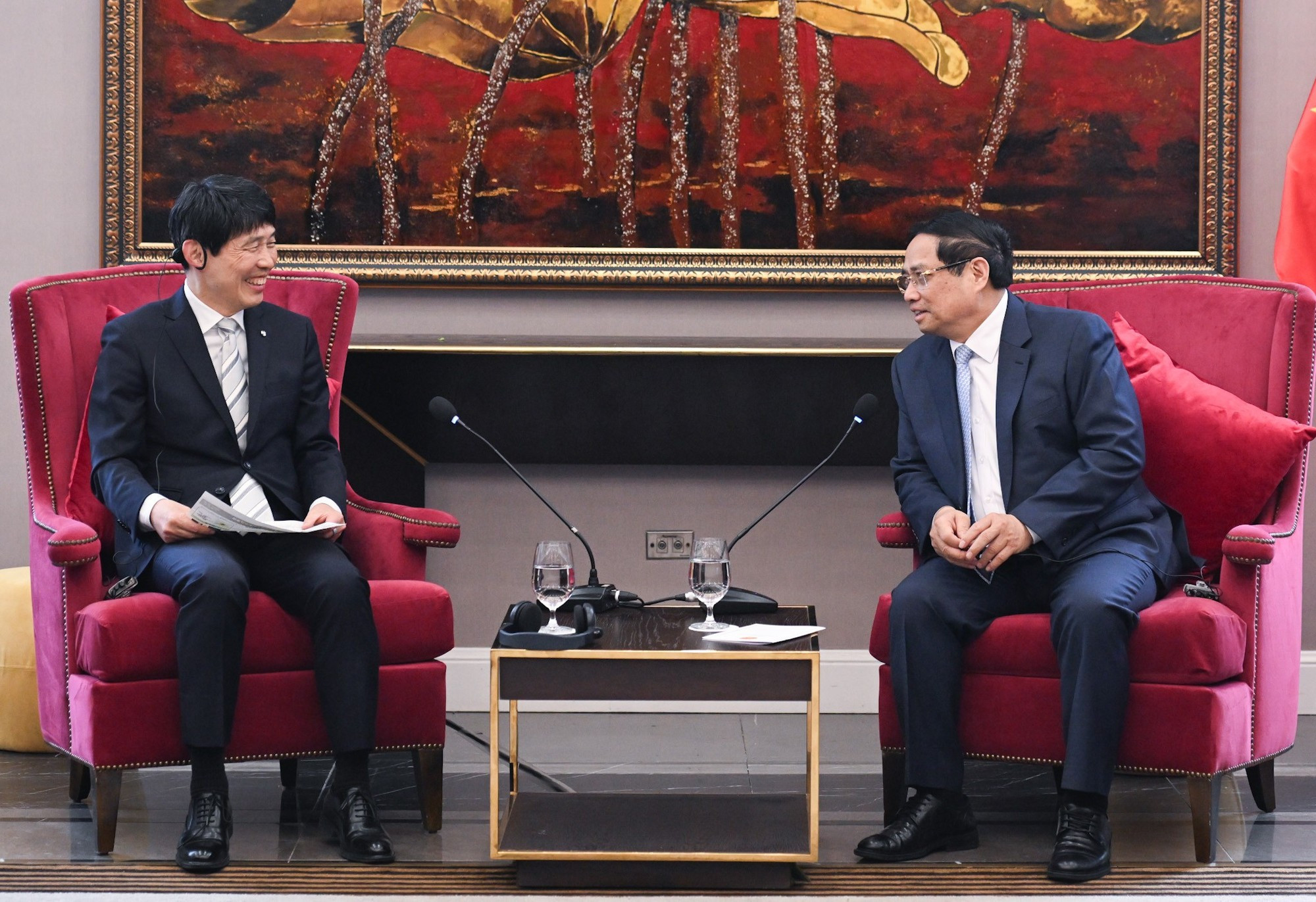 范明正总理会见日本群马县知事山本一太。