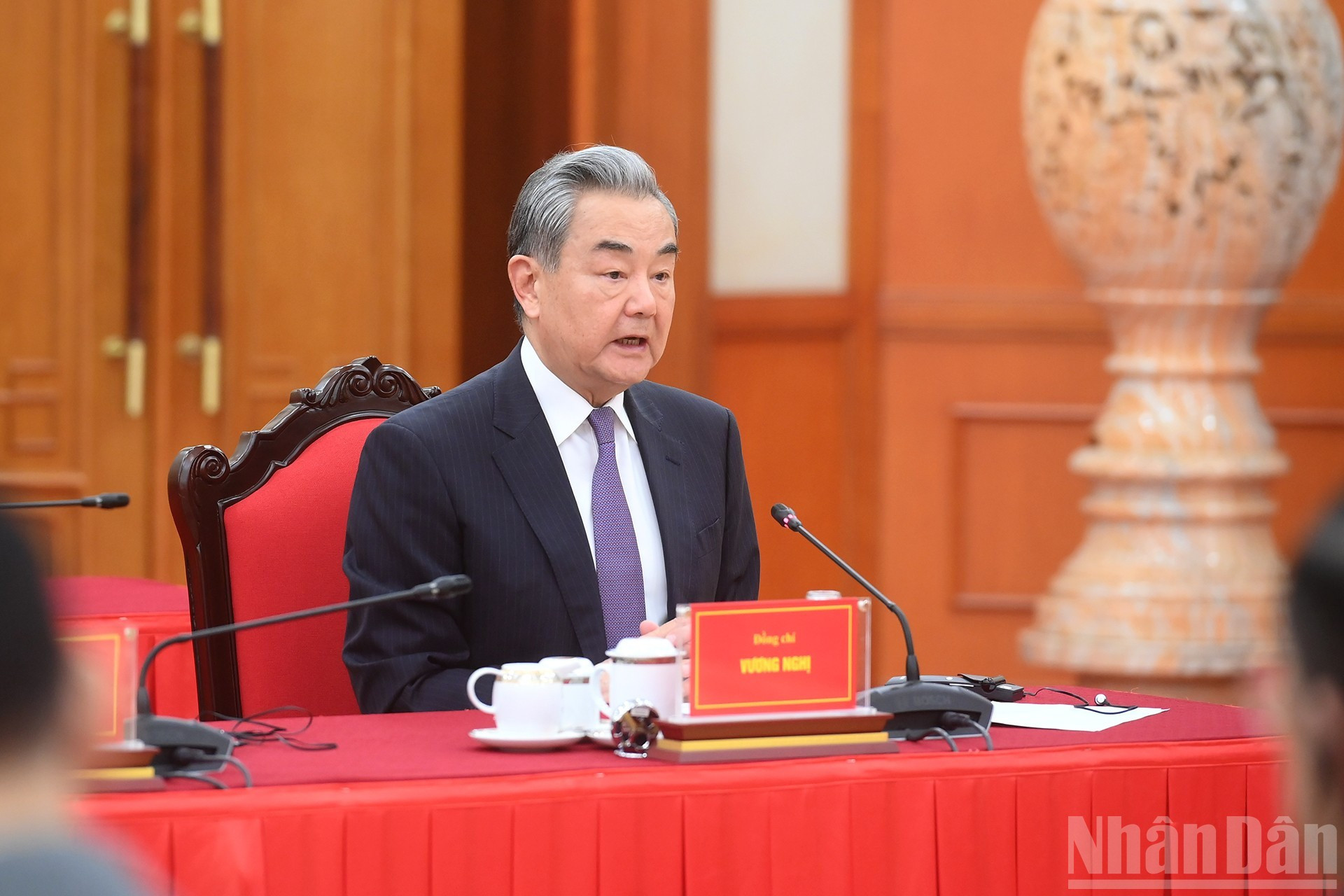 中国外交部长王毅在会上发表讲话。