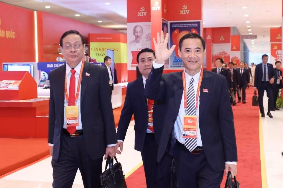 出席越南共产党第十四次全国代表大会的代表。
