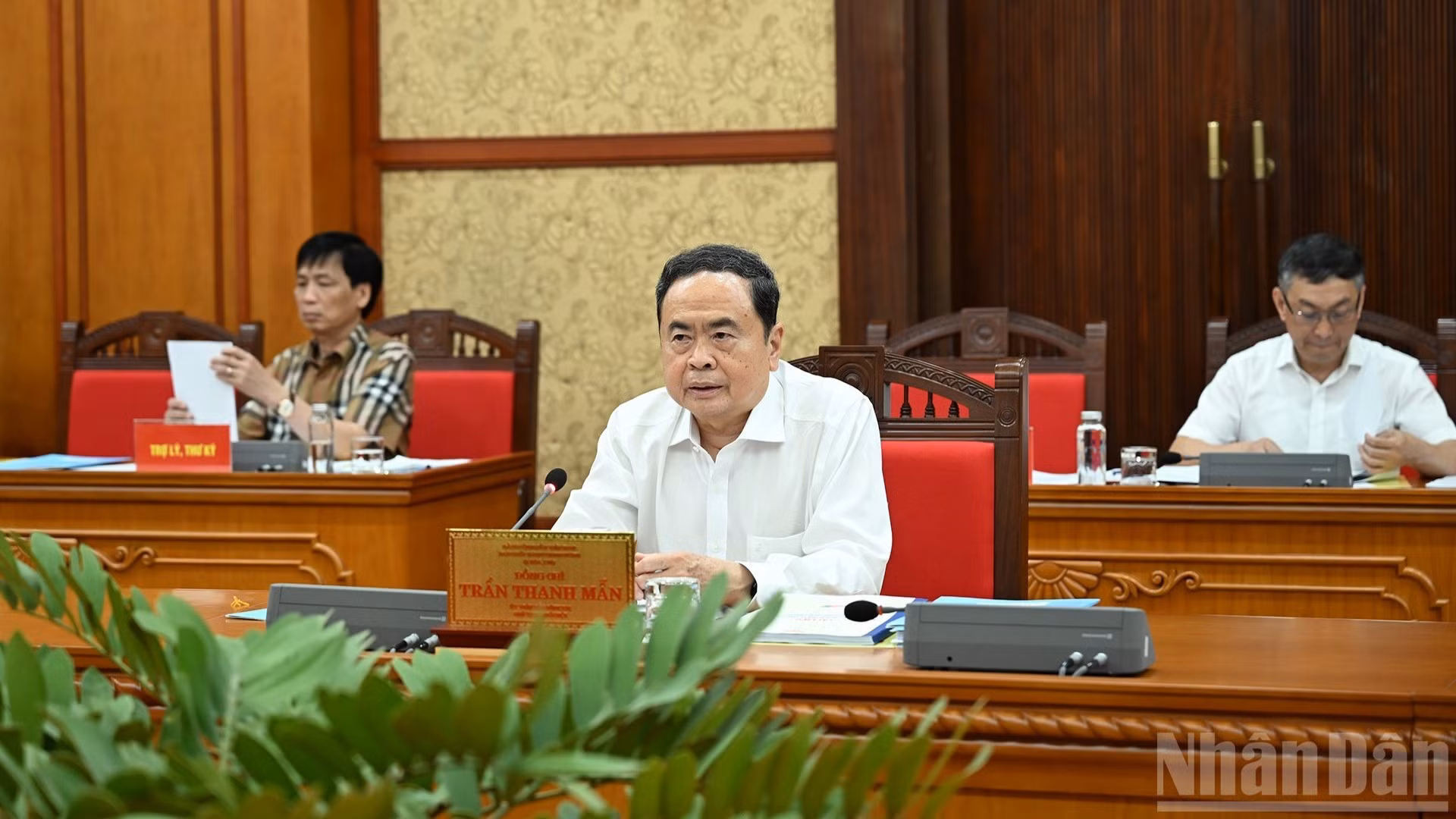 越共中央政治局与同塔省委常委会、广治省委常委会举行工作会议【组图】