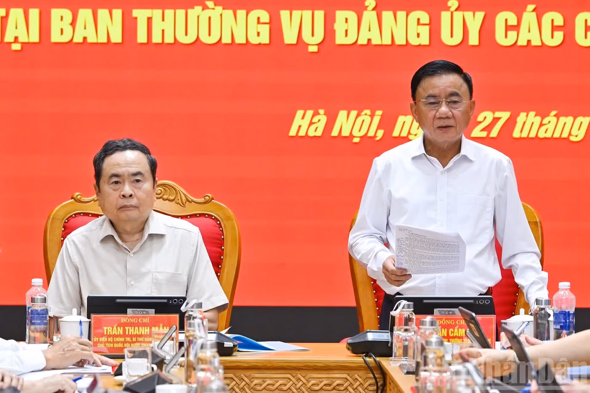 越共中央书记处常务书记陈锦秀在会上发表讲话。