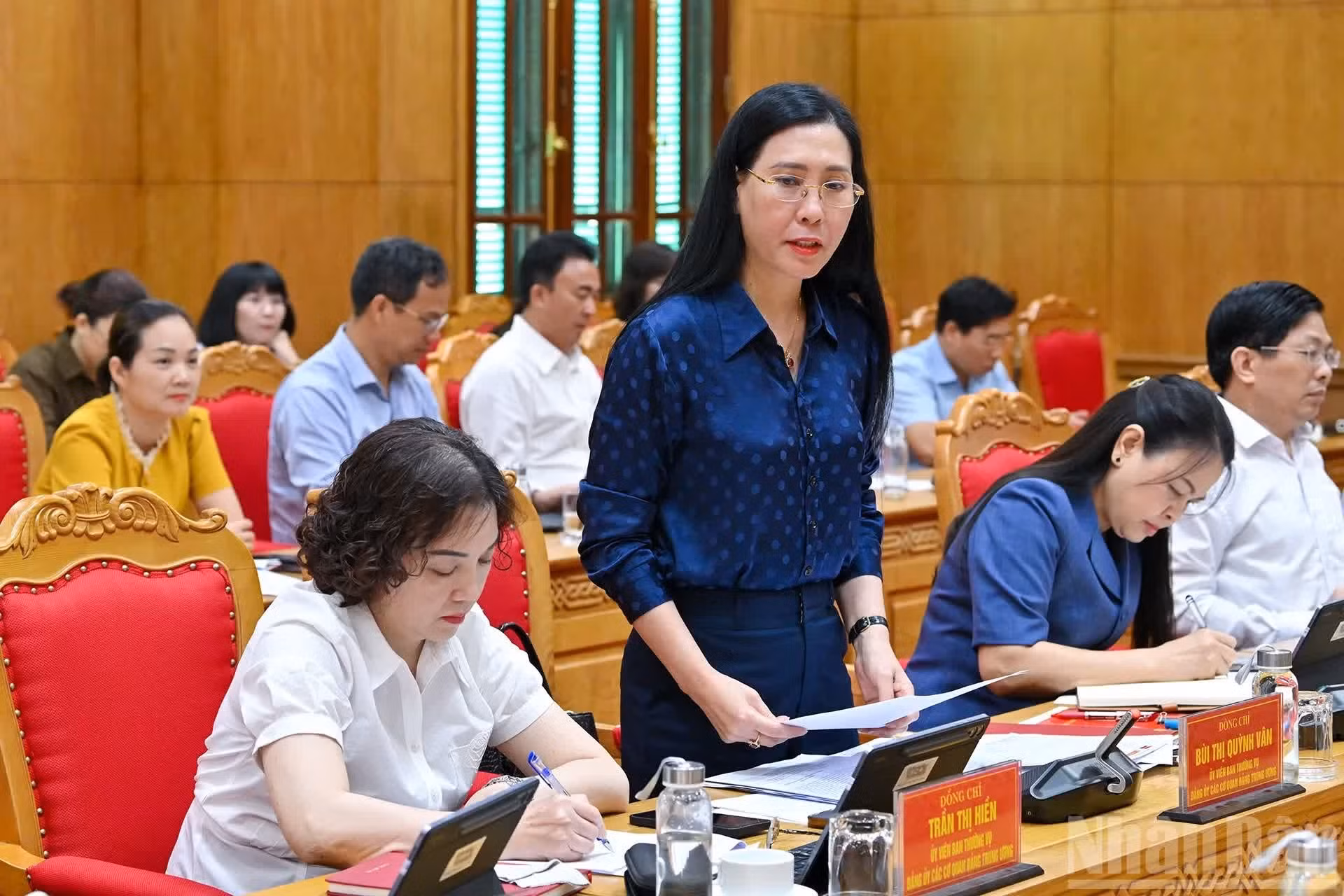 越共中央组织部副部长裴氏琼云在会上发表讲话。