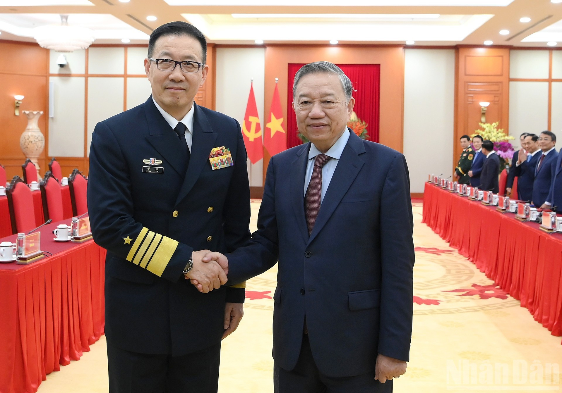 苏林总书记与中国国防部长董军。