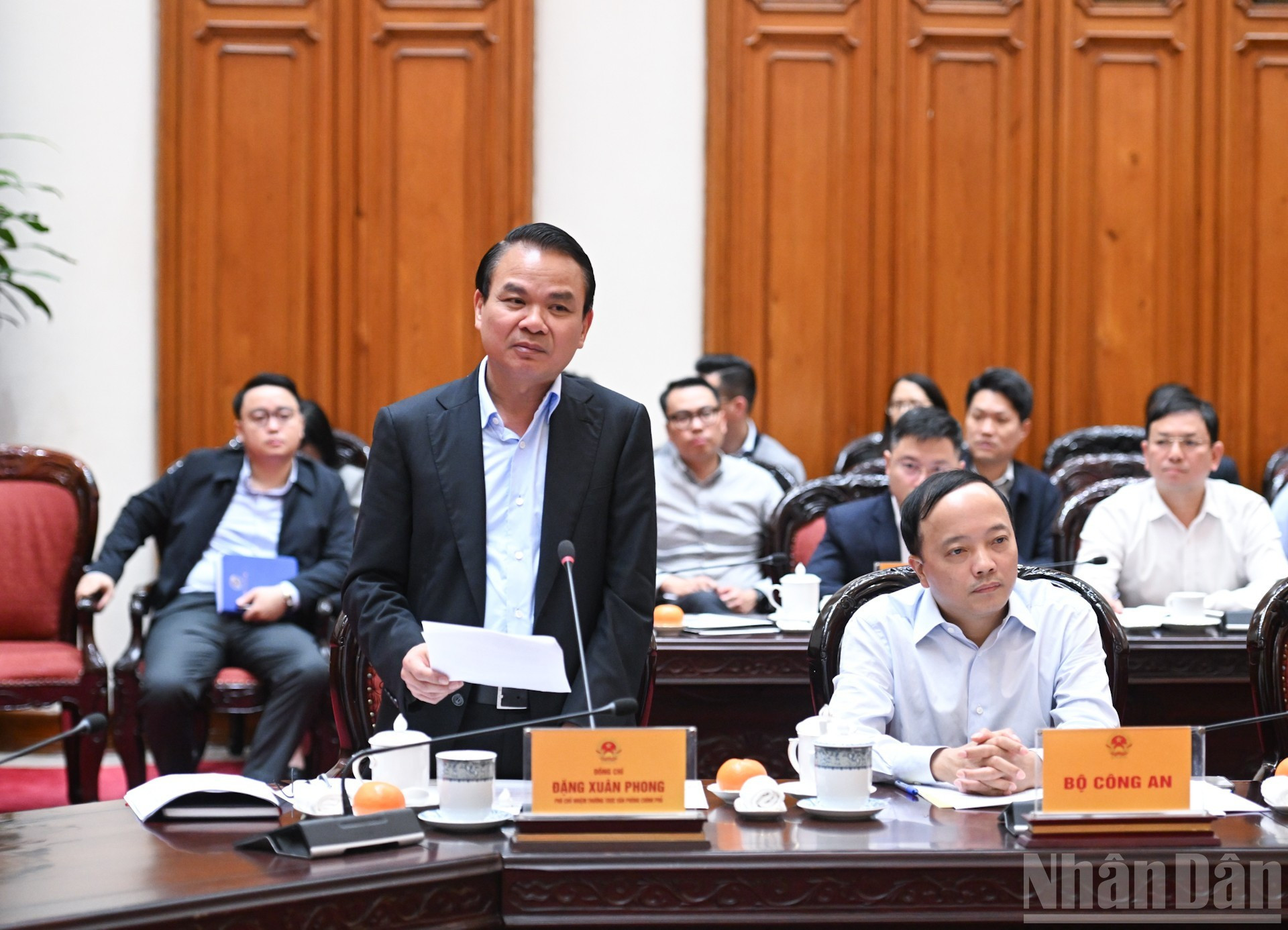 政府办公厅常务副主任邓春风在会上发表讲话。