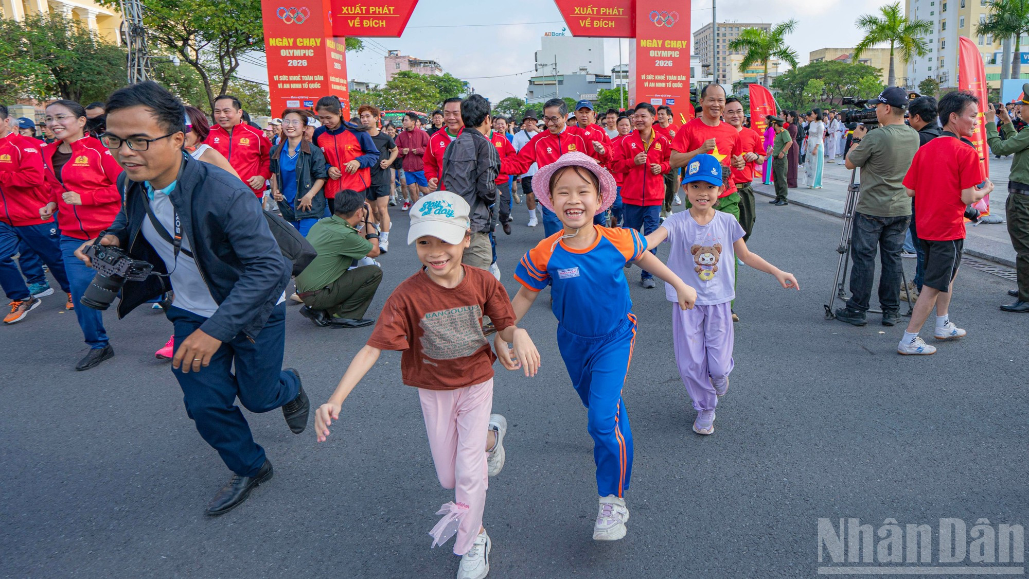 岘港:3.8万人参加“2026年奥林匹克跑步日”活动,弘扬运动精神 ảnh 4 岘港:3.8万人参加“2026年奥林匹克跑步日”活动,弘扬运动精神 ảnh 4