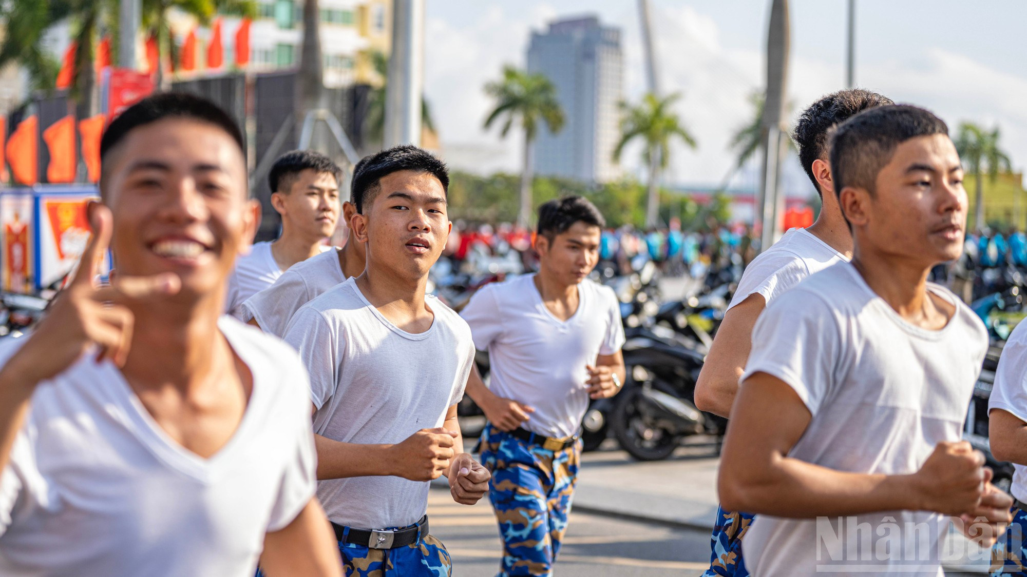 岘港:3.8万人参加“2026年奥林匹克跑步日”活动,弘扬运动精神 ảnh 7 岘港:3.8万人参加“2026年奥林匹克跑步日”活动,弘扬运动精神 ảnh 7