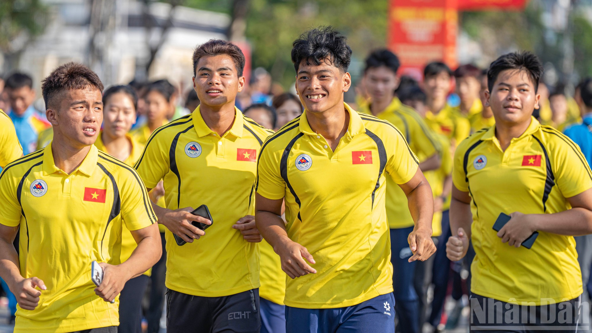 岘港:3.8万人参加“2026年奥林匹克跑步日”活动,弘扬运动精神 ảnh 9 岘港:3.8万人参加“2026年奥林匹克跑步日”活动,弘扬运动精神 ảnh 9