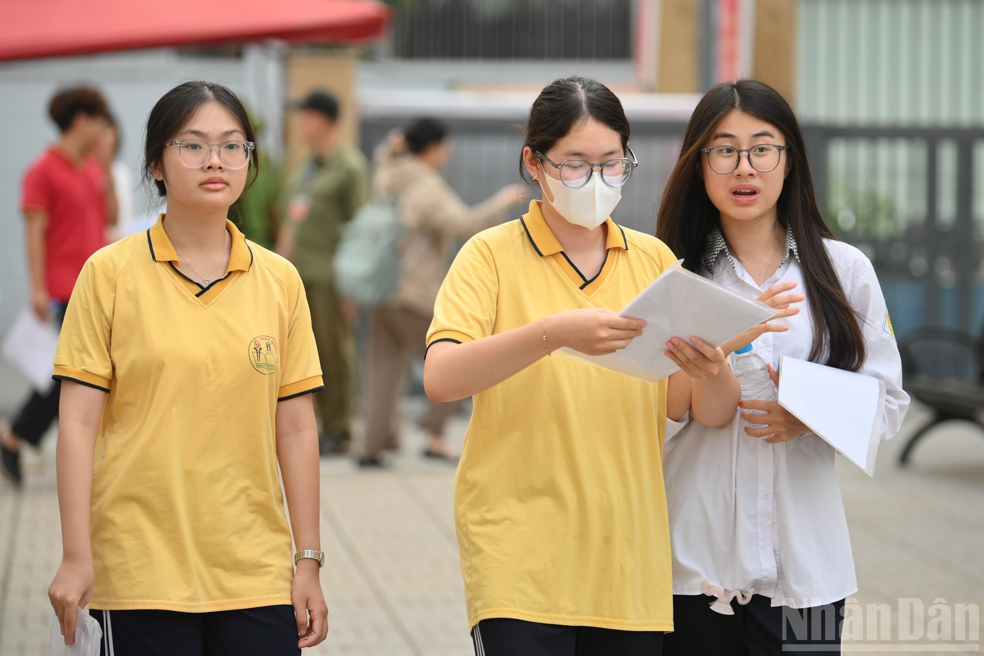 今年是高中毕业考试语文科首次在阅读理解、社会论述和文学论述三个部分全部不使用教科书中的语料。 今年是高中毕业考试语文科首次在阅读理解、社会论述和文学论述三个部分全部不使用教科书中的语料。