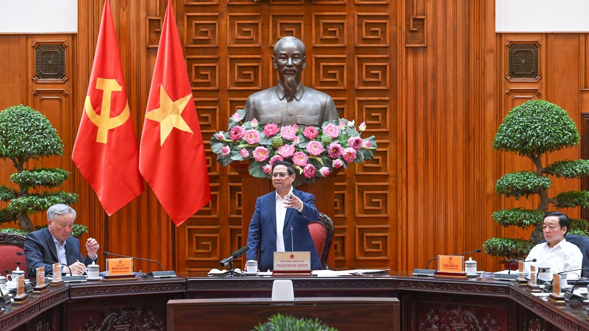 范明正总理主持召开有关铁路项目的政府常务会议【组图】