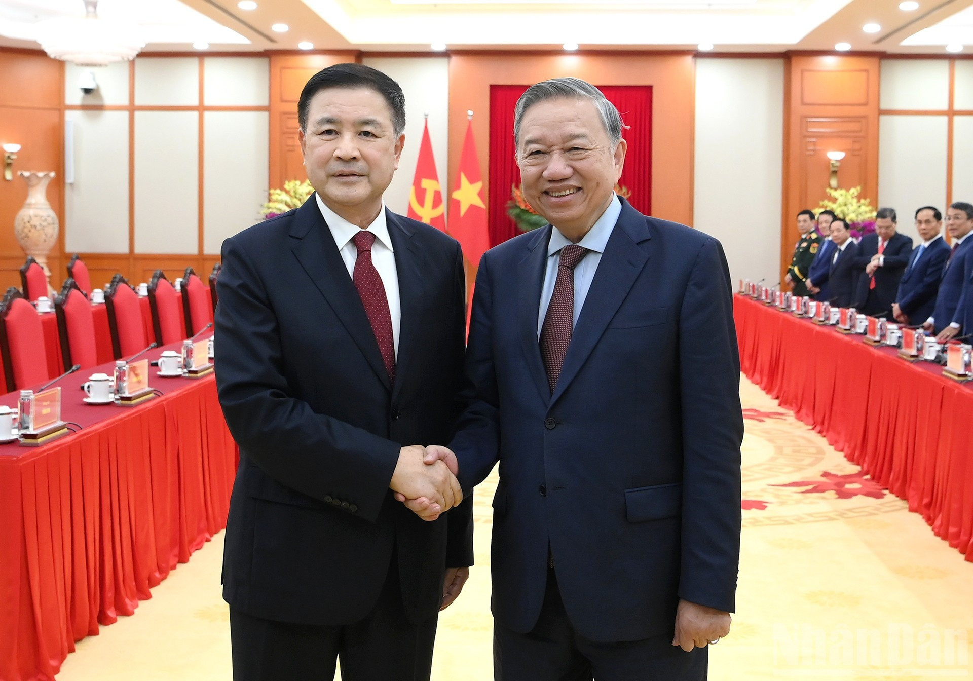 苏林总书记与中国公安部长王小洪。