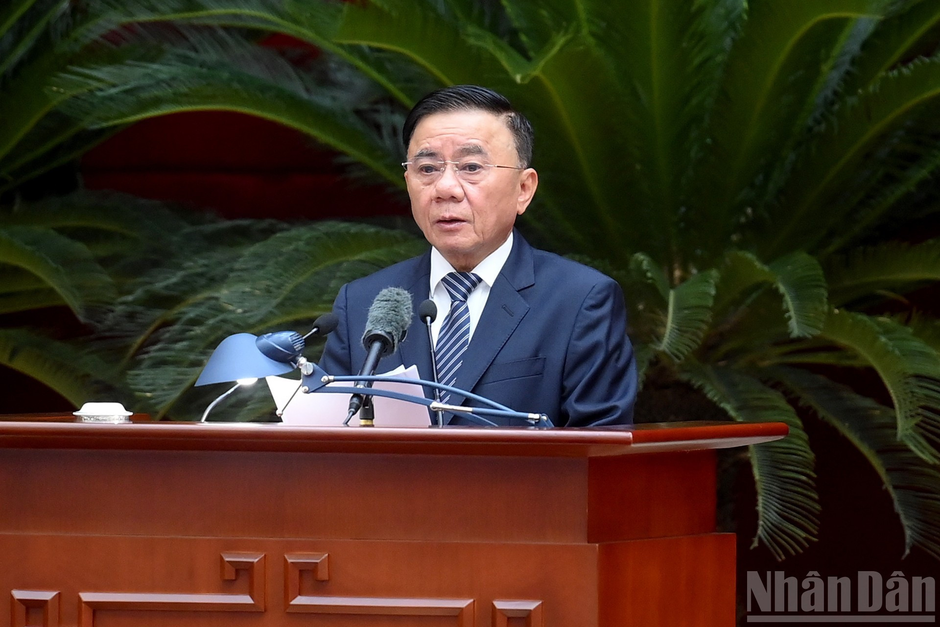 越共中央书记处常务书记陈锦秀在会上发表讲话。