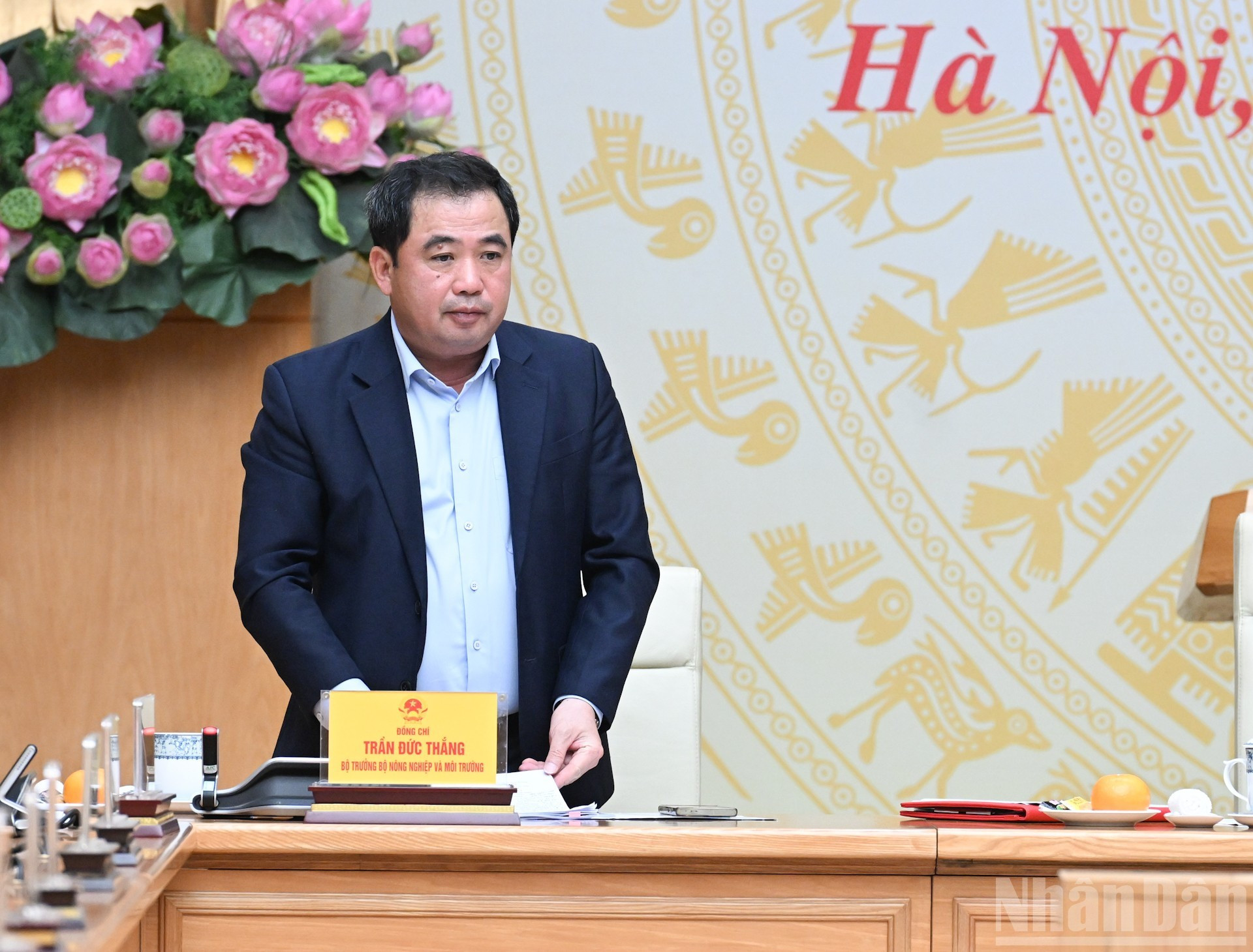 农业与环境部部长陈德胜在会上发表讲话。