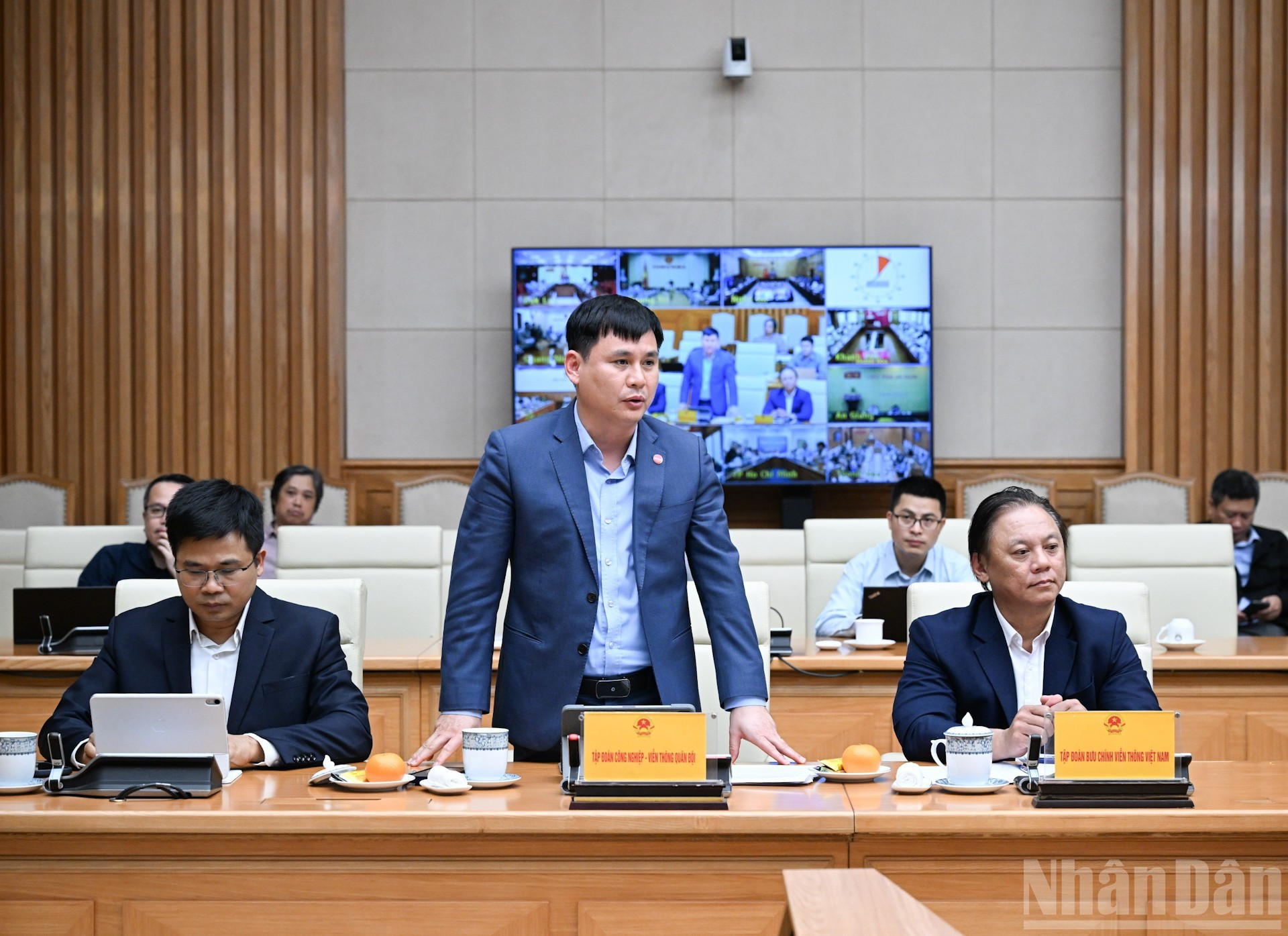 越南军队电信工业集团副总经理高英山在会上发表了讲话。