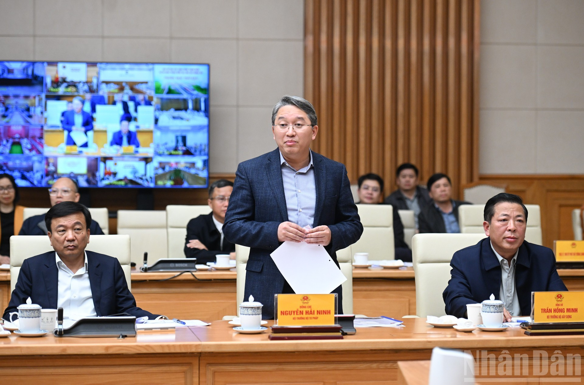 司法部部长阮海宁在会上发表讲话。