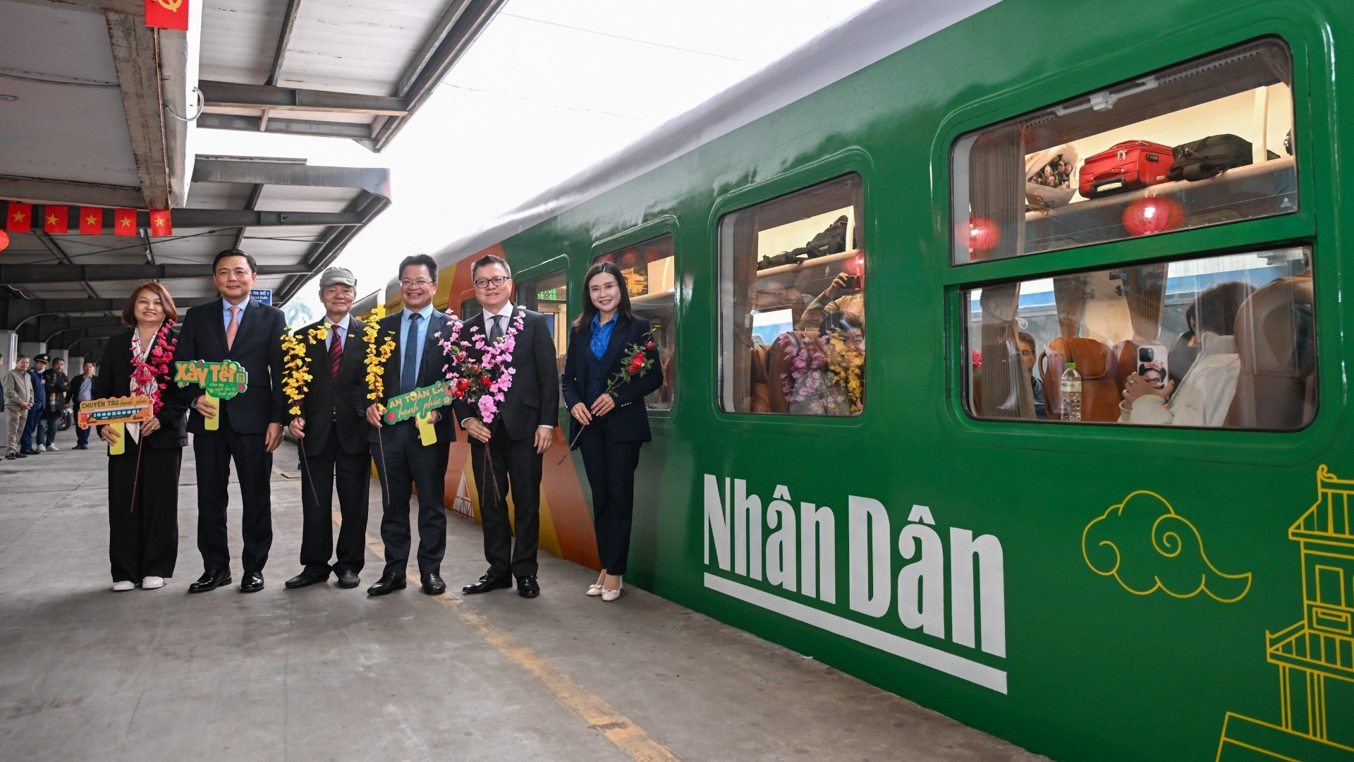 “幸福列车”正式启动【组图】