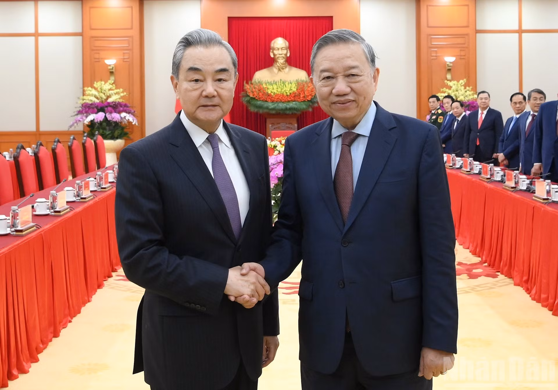 苏林总书记与国外交部部长王毅。