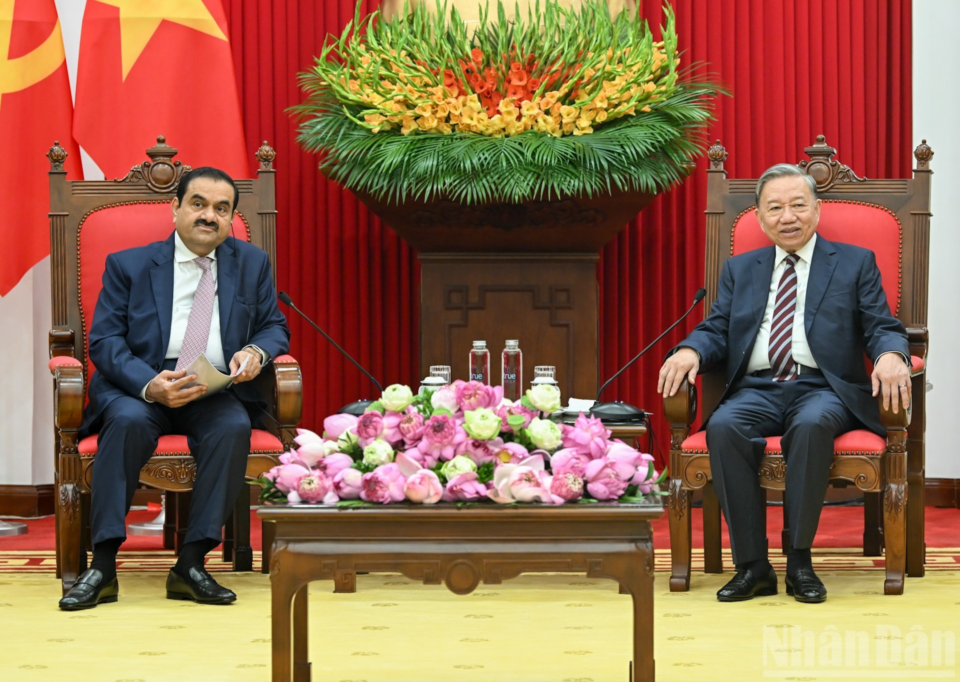 苏林总书记会见印度阿达尼集团董事长高塔姆·阿达尼。 苏林总书记会见印度阿达尼集团董事长高塔姆·阿达尼。