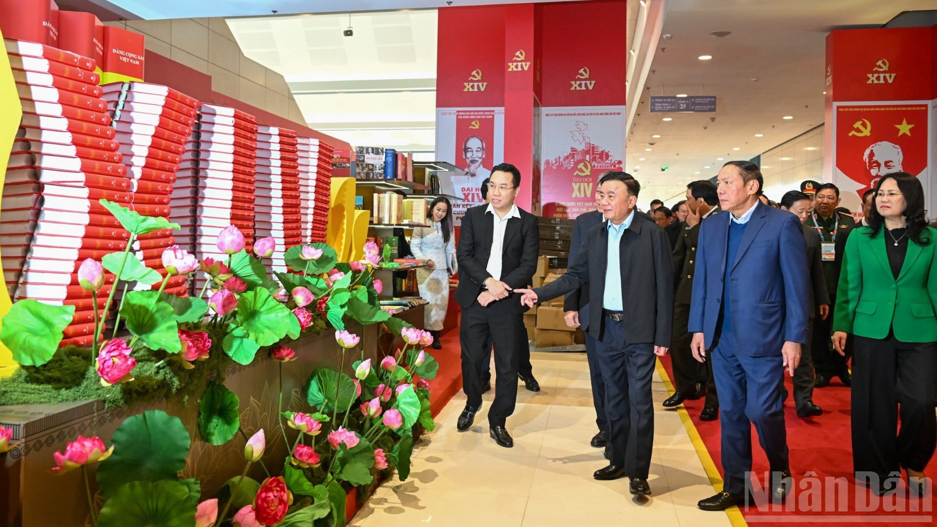 越共中央书记处常务书记陈锦秀主持越共十四大的筹备工作初步审查【组图】