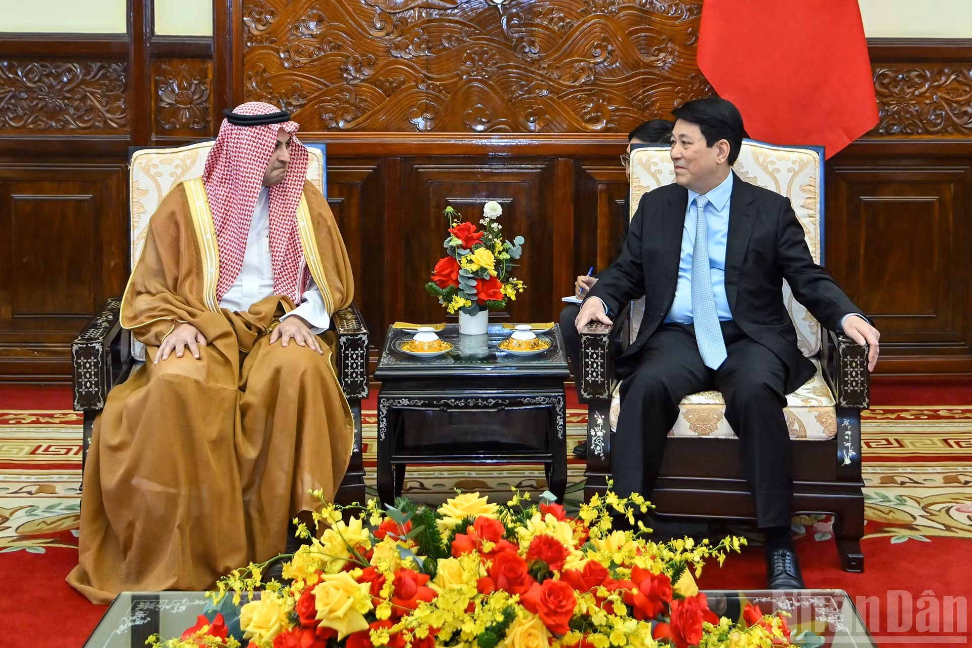 梁强主席会见沙特阿拉伯王国驻越南特命全权大使穆罕默德·伊斯梅尔·达尔维。