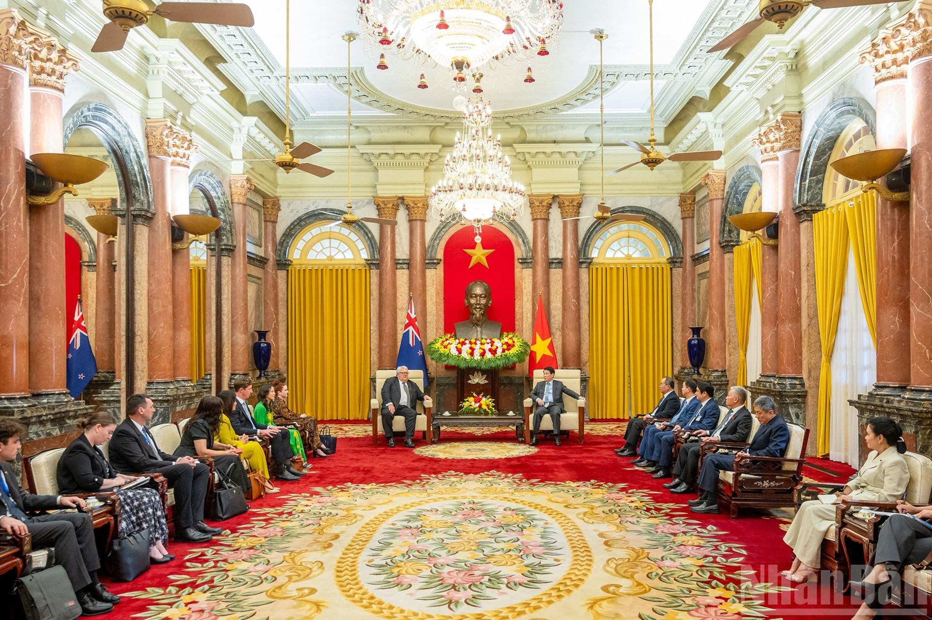会见场景。 会见场景。