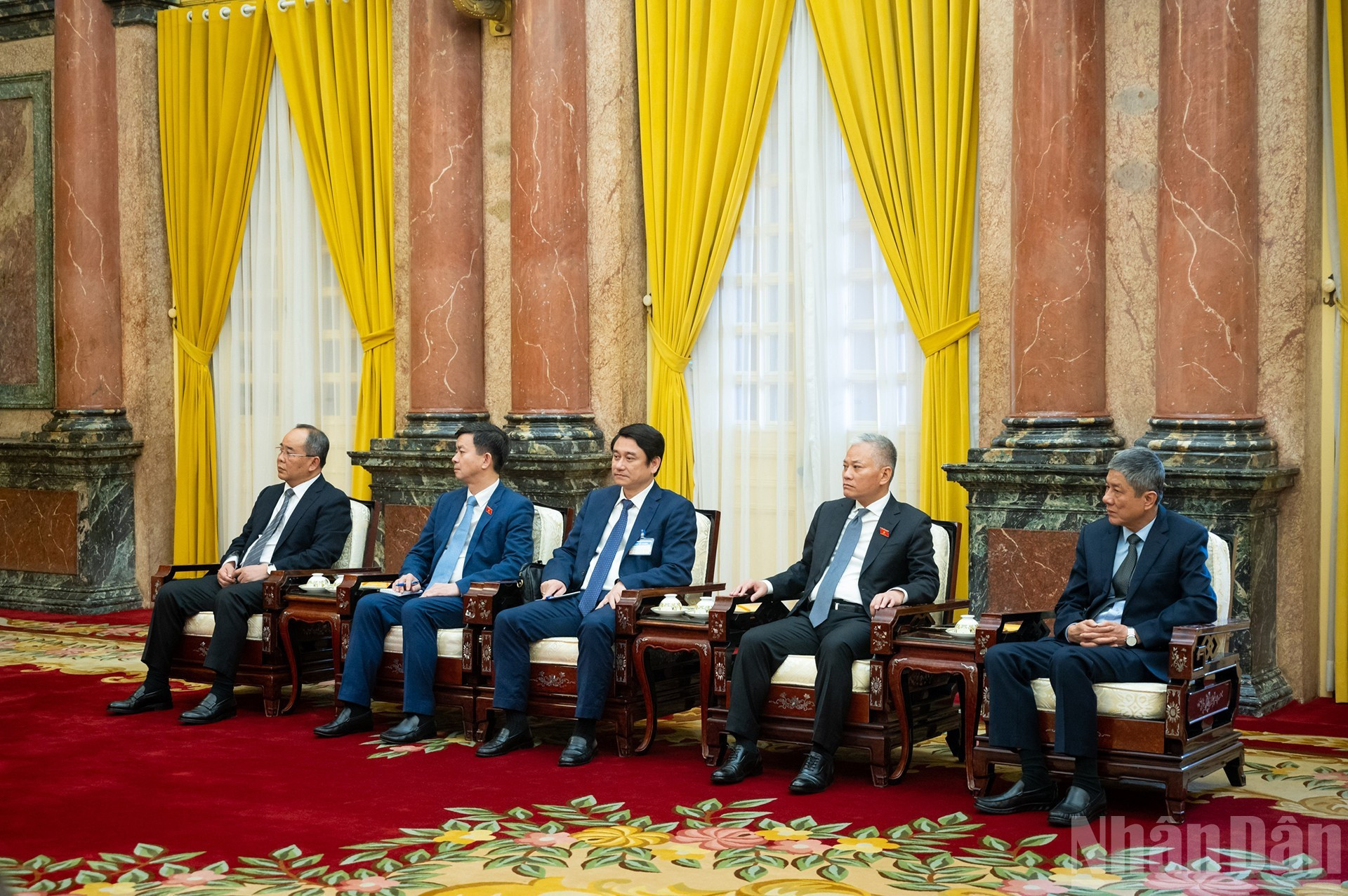 出席会见的越南代表。 出席会见的越南代表。
