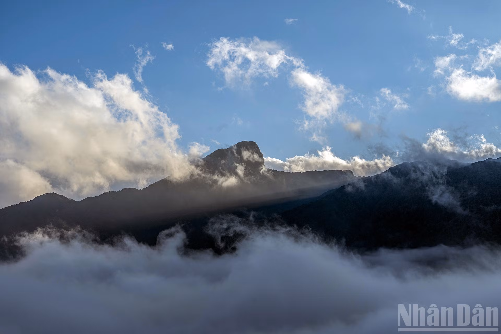 同时，下午4:30到5:00之间是欣赏日落的最佳时间。