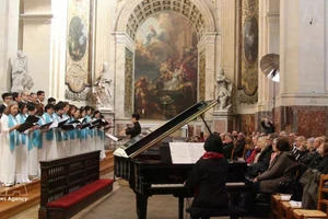 越南音乐在第28届法国巴黎国际合唱节上大放异彩。（图片来源：越通社）