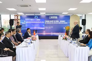 岘港市与德国开姆尼茨市深化高科技领域合作