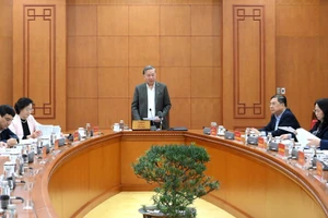 苏林总书记主持召开有关落实对革命有功者的主张政策的会议【组图】