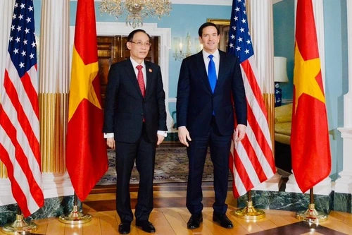 越南外交部长黎怀忠与美国国务卿马尔科·鲁比奥举行会谈。（图片来源：外交部）