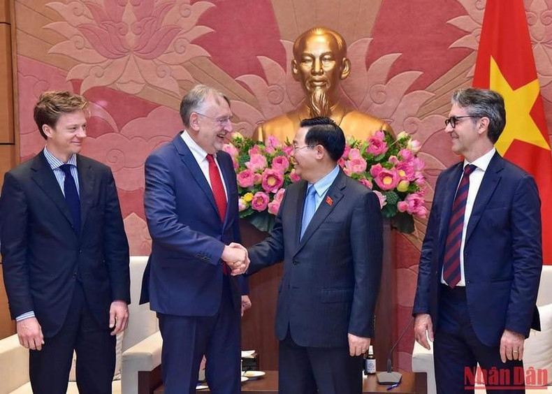 越南国会主席王廷惠会见欧洲议会国际贸易委员会主席兰格(组图) ảnh 5 越南国会主席王廷惠会见欧洲议会国际贸易委员会主席兰格(组图) ảnh 5