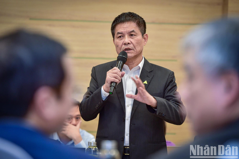 越南交通运输营销和旅行股份公司和越游航空公司董事长阮国旗发言。（成达 摄）