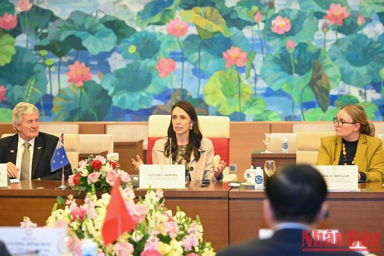 新西兰总理杰辛达·阿德恩在会见时发表讲话。(维玲 摄) 新西兰总理杰辛达·阿德恩在会见时发表讲话。(维玲 摄)