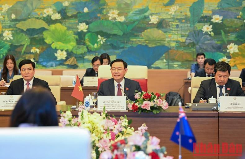 国会主席在会见时发表讲话。(维玲 摄) 国会主席在会见时发表讲话。(维玲 摄)