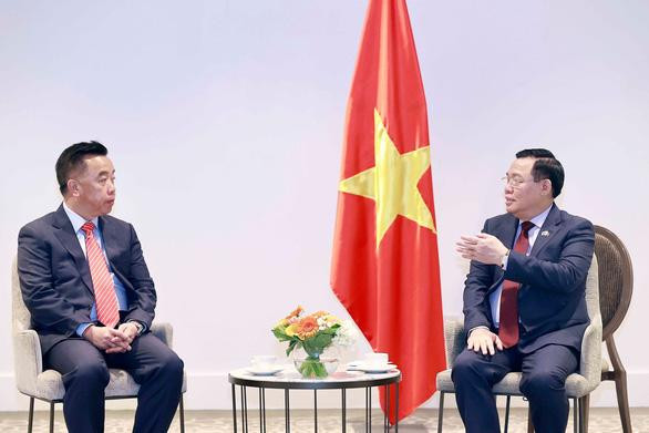 国会主席王廷惠会见RE/MAX代表。 国会主席王廷惠会见RE/MAX代表。