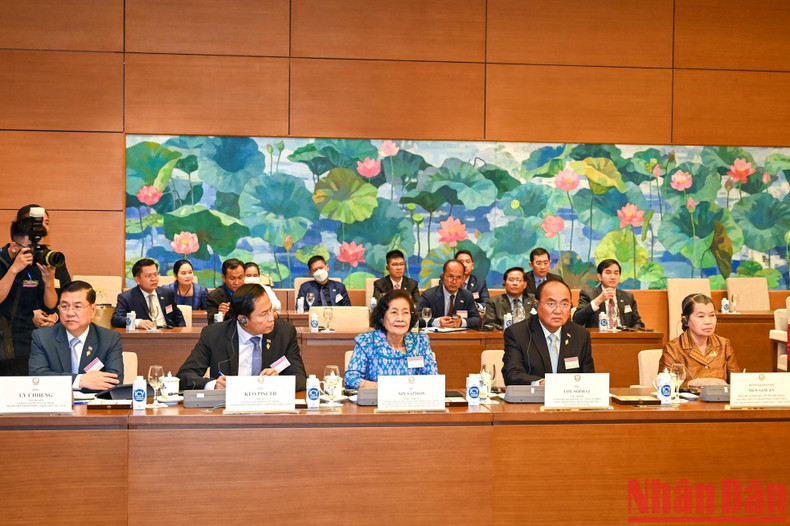柬埔寨国会高级代表团。 柬埔寨国会高级代表团。