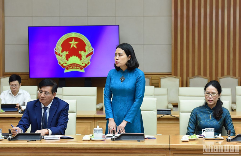 越南驻芬兰兼任驻爱沙尼亚大使范氏青平发表讲话。 越南驻芬兰兼任驻爱沙尼亚大使范氏青平发表讲话。