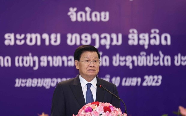 老挝人民革命党中央总书记、老挝国家主席通伦·西苏里在晚宴上发表讲话。