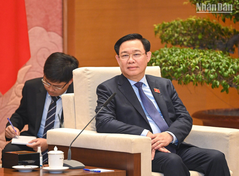 国会主席王廷惠在会见时发表讲话。 国会主席王廷惠在会见时发表讲话。