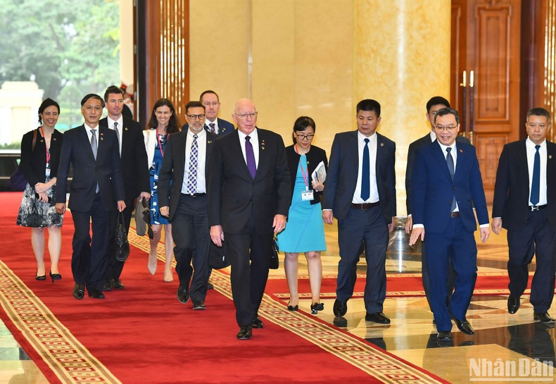 澳大利亚总督戴维·赫尔利一行前往党中央总部。