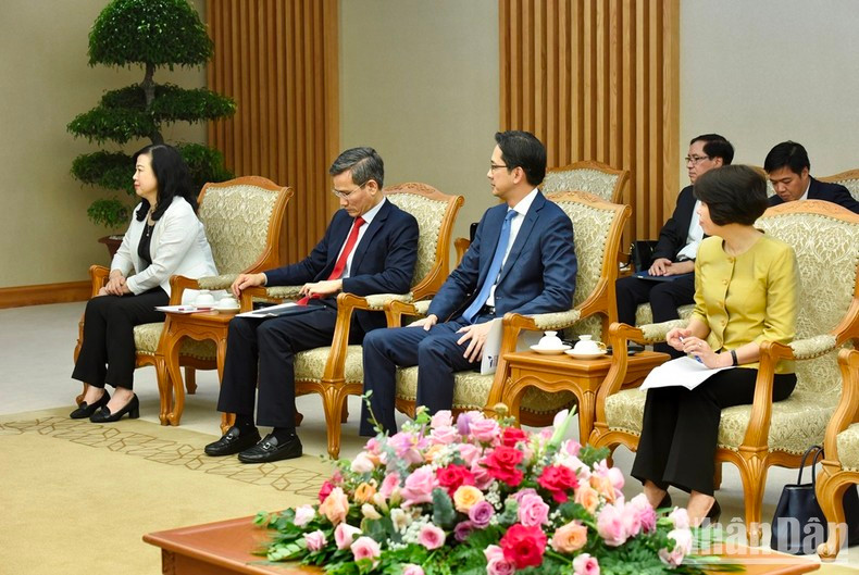 越方代表团成员。 越方代表团成员。