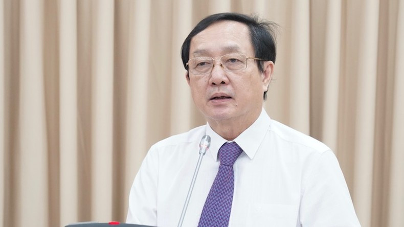 科技部部长黄成达发表讲话。