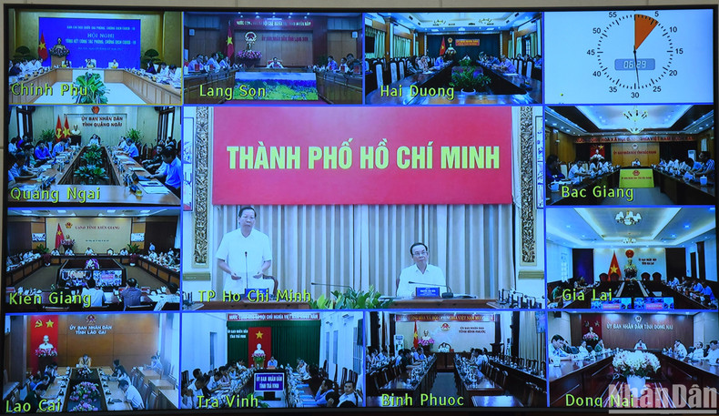 会议以线上方式举行,设在政府总部的会议主会场与全国23个省市分会场连线。(陈海 摄) 会议以线上方式举行,设在政府总部的会议主会场与全国23个省市分会场连线。(陈海 摄)