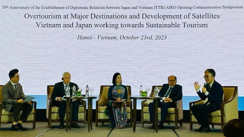 与会代表。 与会代表。